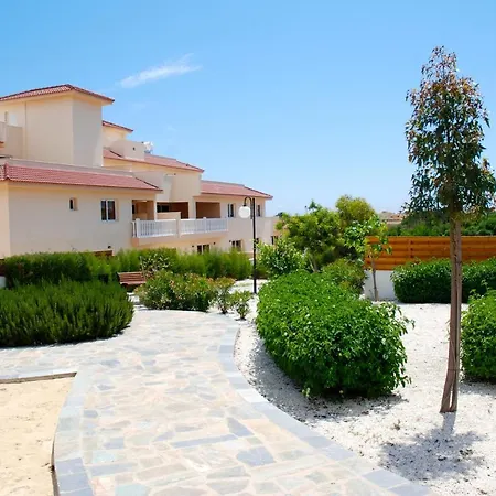 Vavara * Paralimni